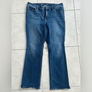 Short, Mid-rise Kicker Bootcut Jeans